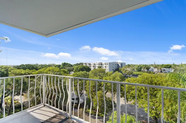 $1,500 | 470 Executive Center Drive, Unit 5K, West Palm Beach, FL 33401