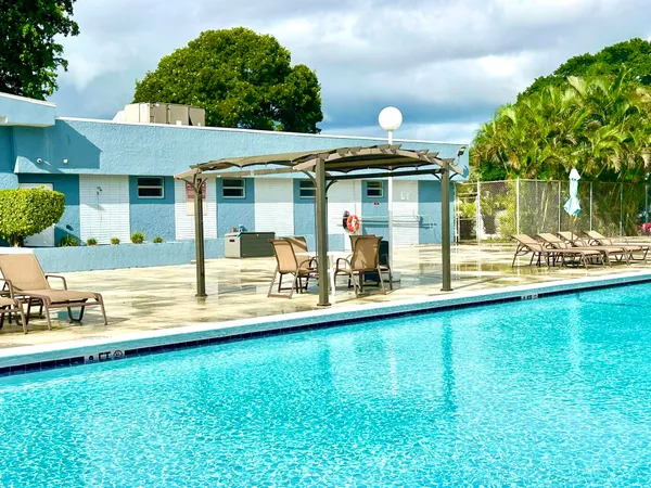$1,500 | 470 Executive Center Drive, Unit 5K, West Palm Beach, FL 33401