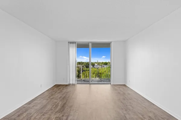 $1,500 | 470 Executive Center Drive, Unit 5K, West Palm Beach, FL 33401