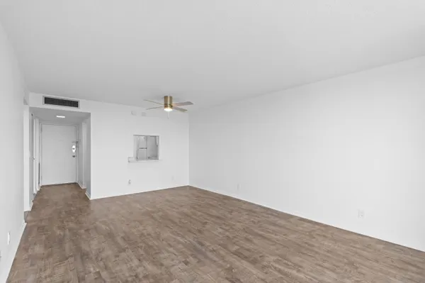 $1,500 | 470 Executive Center Drive, Unit 5K, West Palm Beach, FL 33401