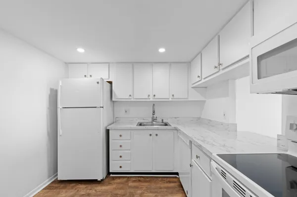 $1,500 | 470 Executive Center Drive, Unit 5K, West Palm Beach, FL 33401