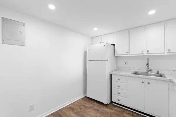 $1,500 | 470 Executive Center Drive, Unit 5K, West Palm Beach, FL 33401