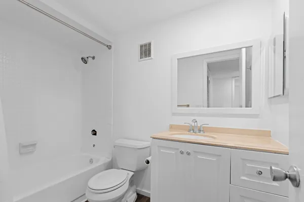 $1,500 | 470 Executive Center Drive, Unit 5K, West Palm Beach, FL 33401