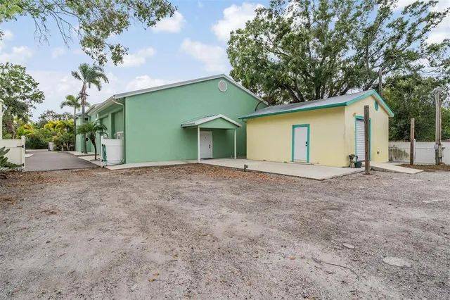 $1,500,000 | 815 2nd Avenue Northwest, Ruskin, FL 33570