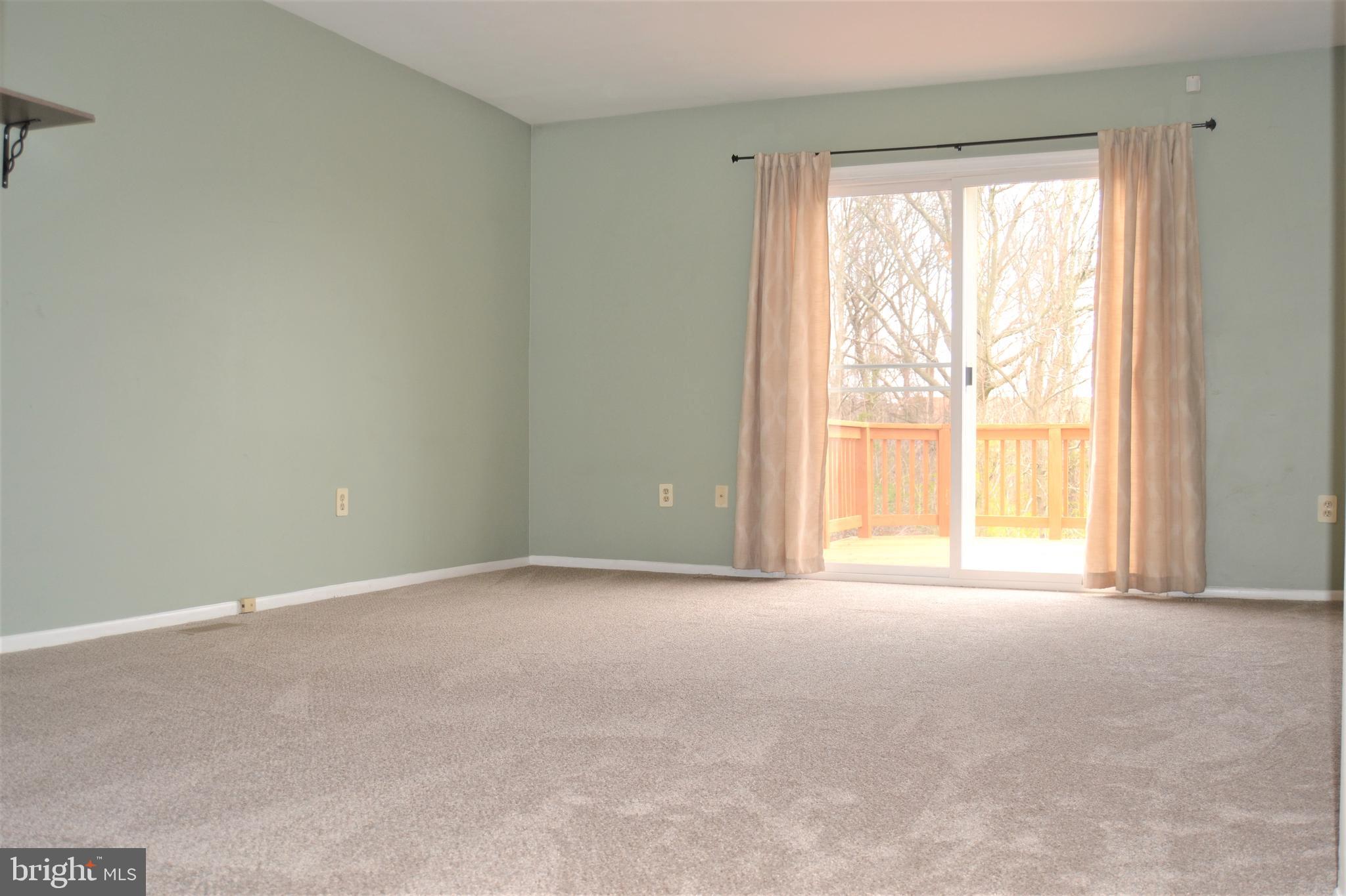 6952 Rockfield Road Baltimore, MD 21244 - Photo 11 of 40 Living Room