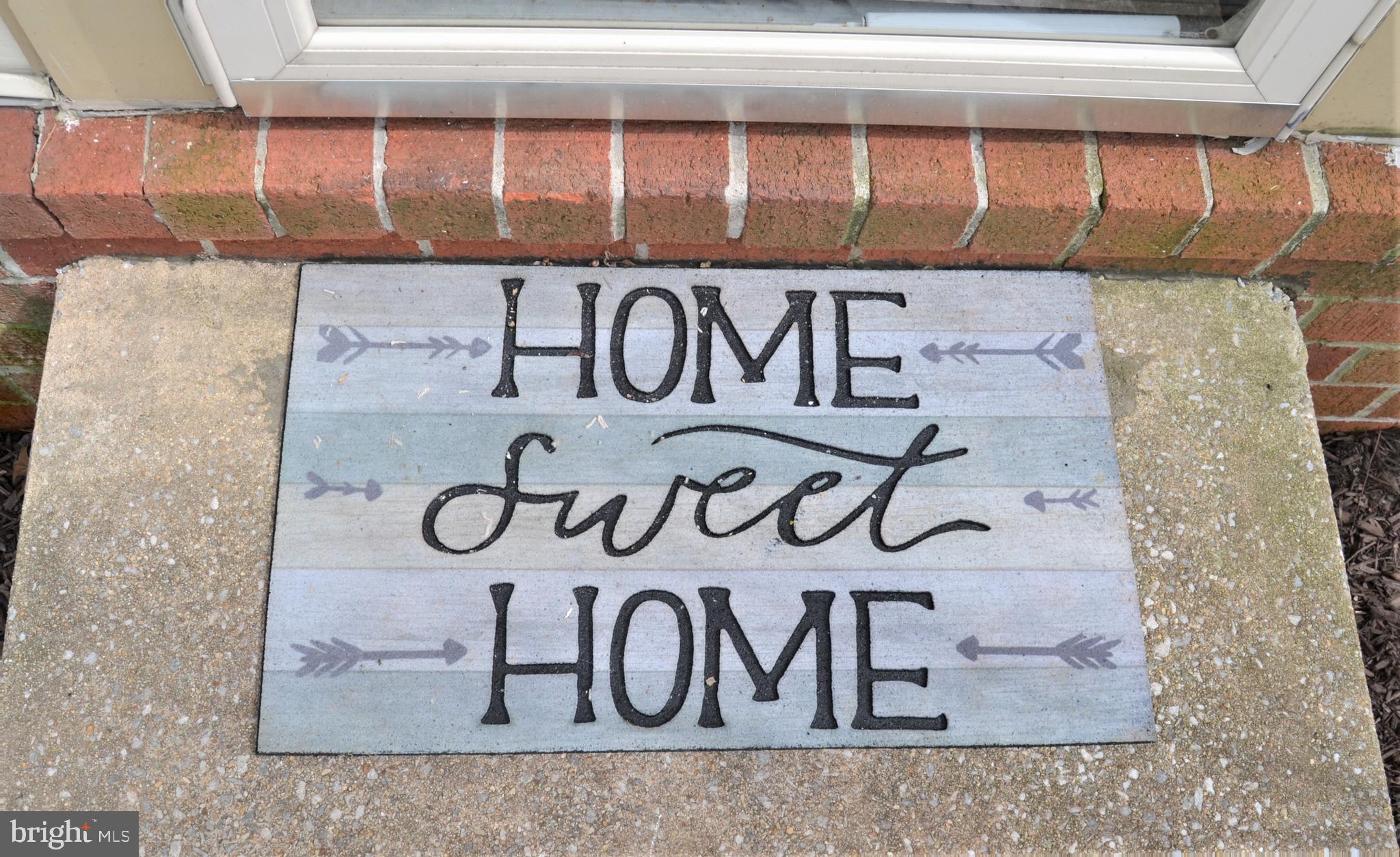 6952 Rockfield Road Baltimore, MD 21244 - Photo 4 of 40 Come on in
