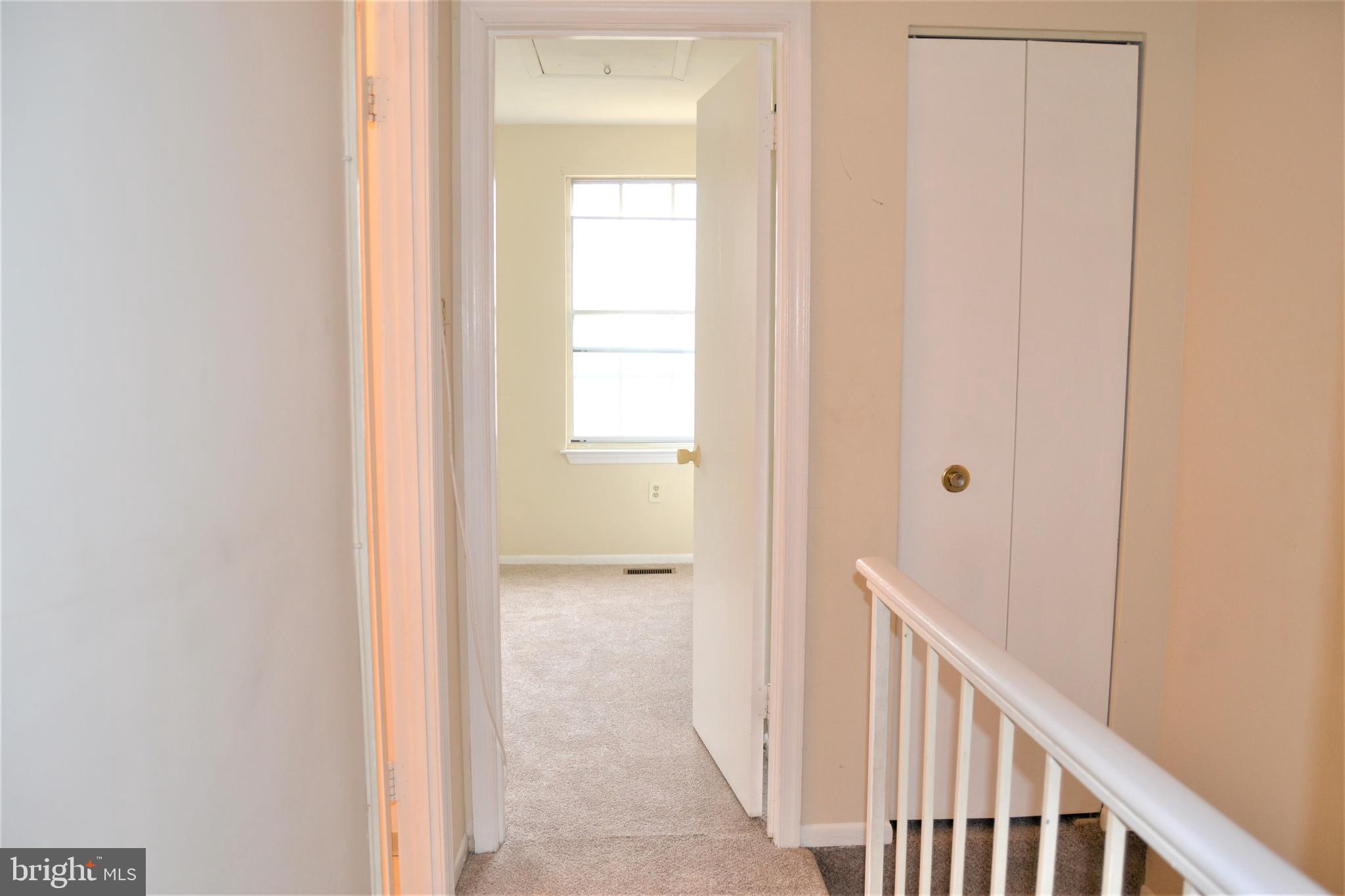 6952 Rockfield Road Baltimore, MD 21244 - Photo 36 of 40 Hallway w 2nd full bathroom