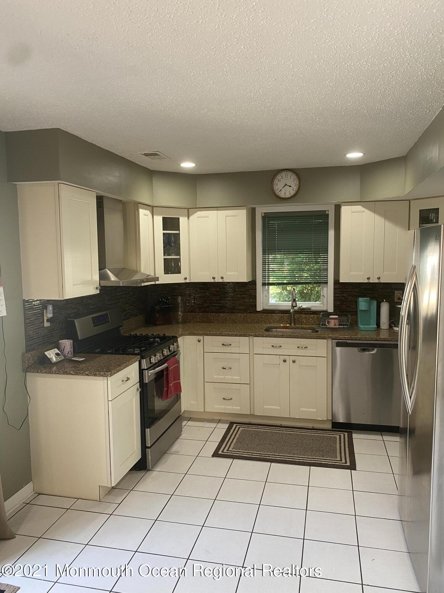 11 Cornwallis Road Toms River, NJ 08755 - Photo 3 of 44 6D130C8D-F805-4154-B955-5F9F84048400