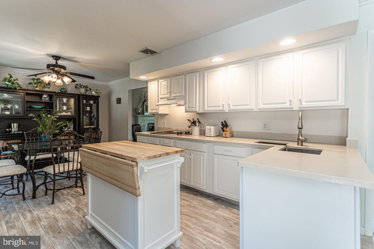3698 Robin Road Furlong, PA 18925 - Photo 15 of 49 Kitchen and Dining Rooms
