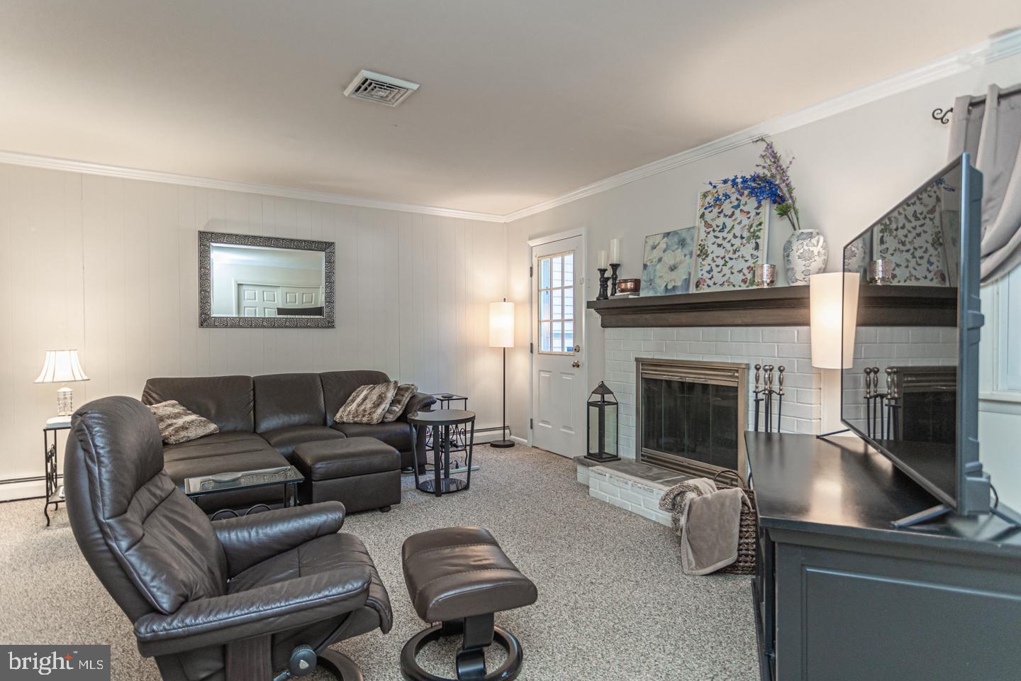 3698 Robin Road Furlong, PA 18925 - Photo 20 of 49 Family Room