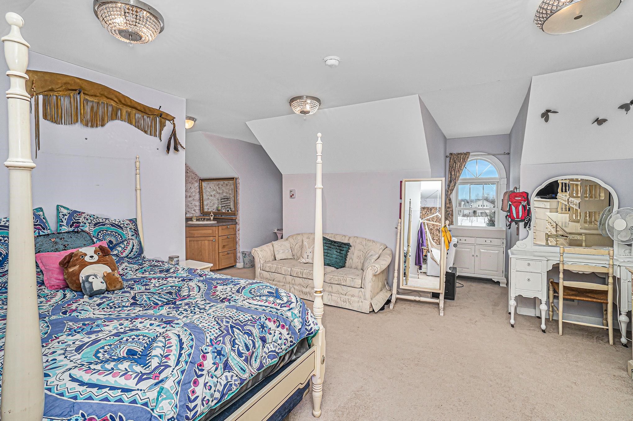 4752 Ridge Lane Kewadin, MI 49648 - Photo 21 of 26 1897781-20.JPG