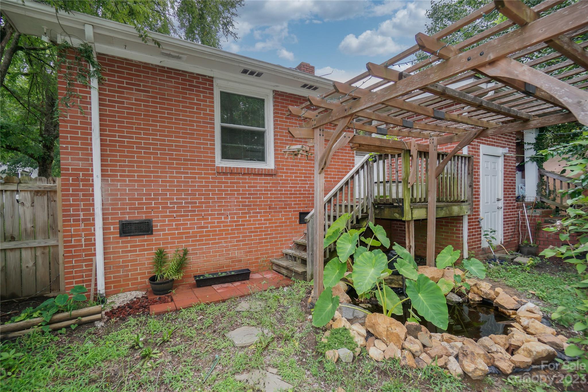 720 Flint Street Rock Hill, SC 29730 - Photo 18 of 20 a backyard of a house with lots of green space