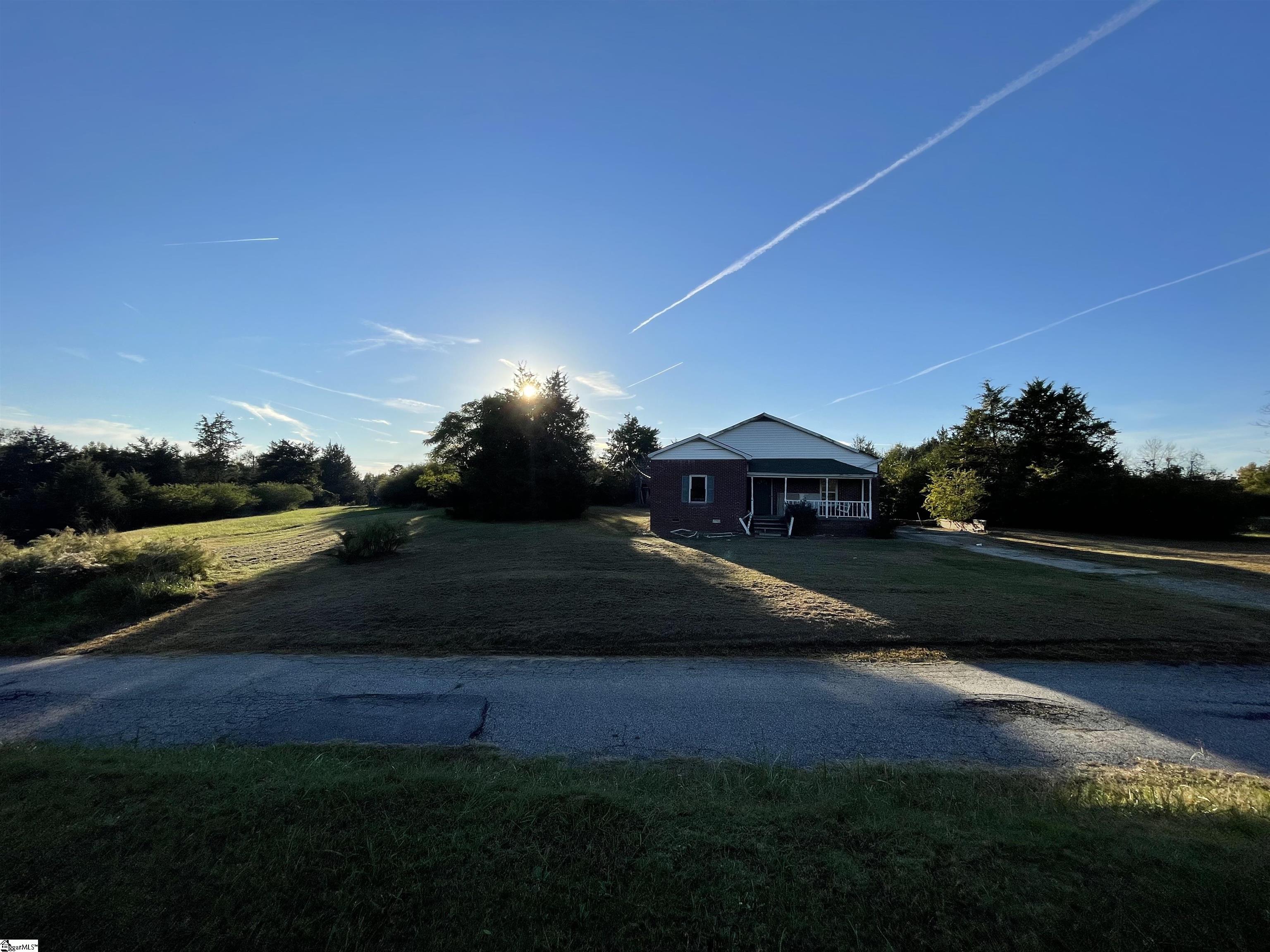 222 Carlton Road Woodruff, SC 29388 - Photo 13 of 27
