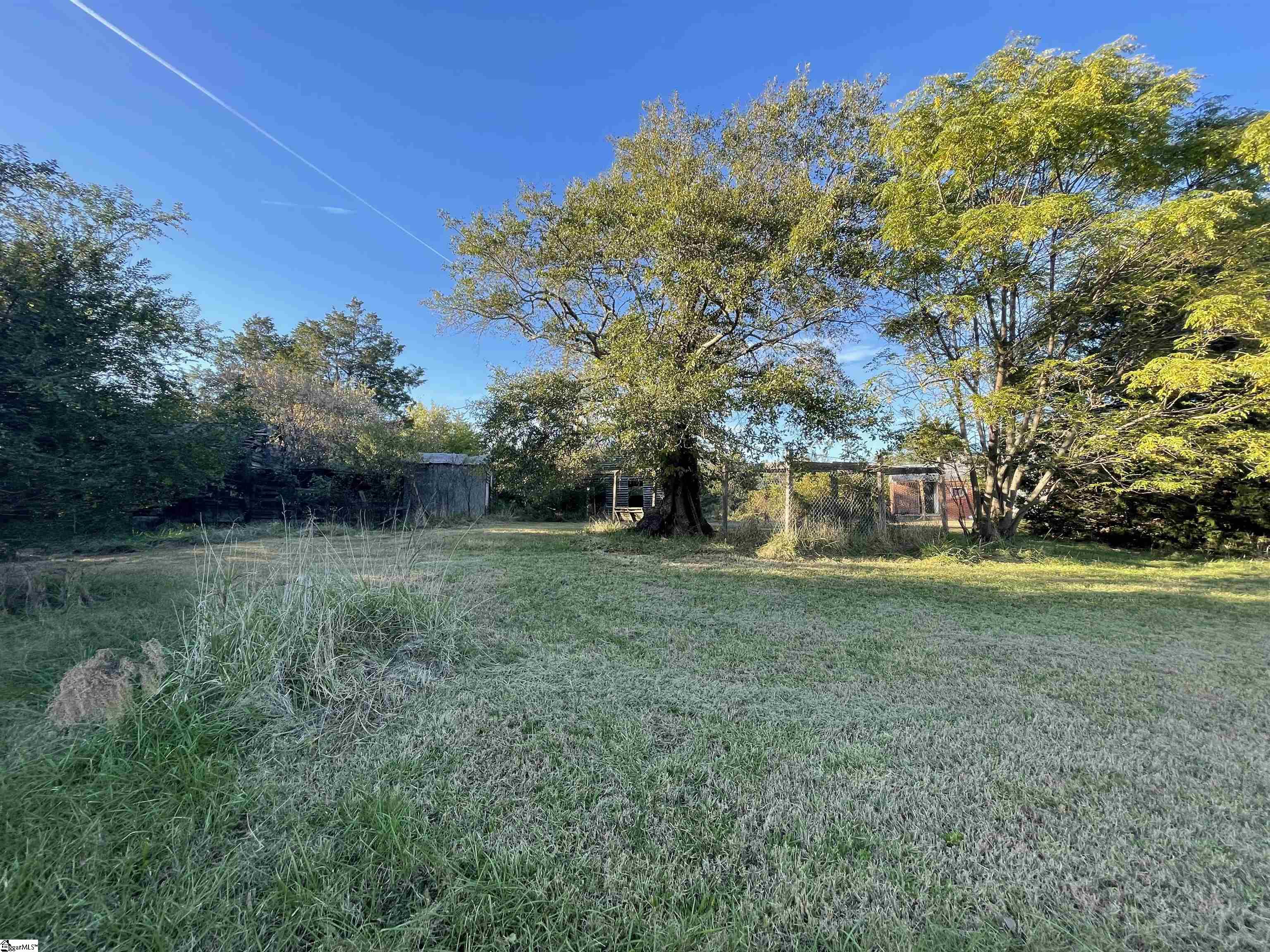 222 Carlton Road Woodruff, SC 29388 - Photo 8 of 27