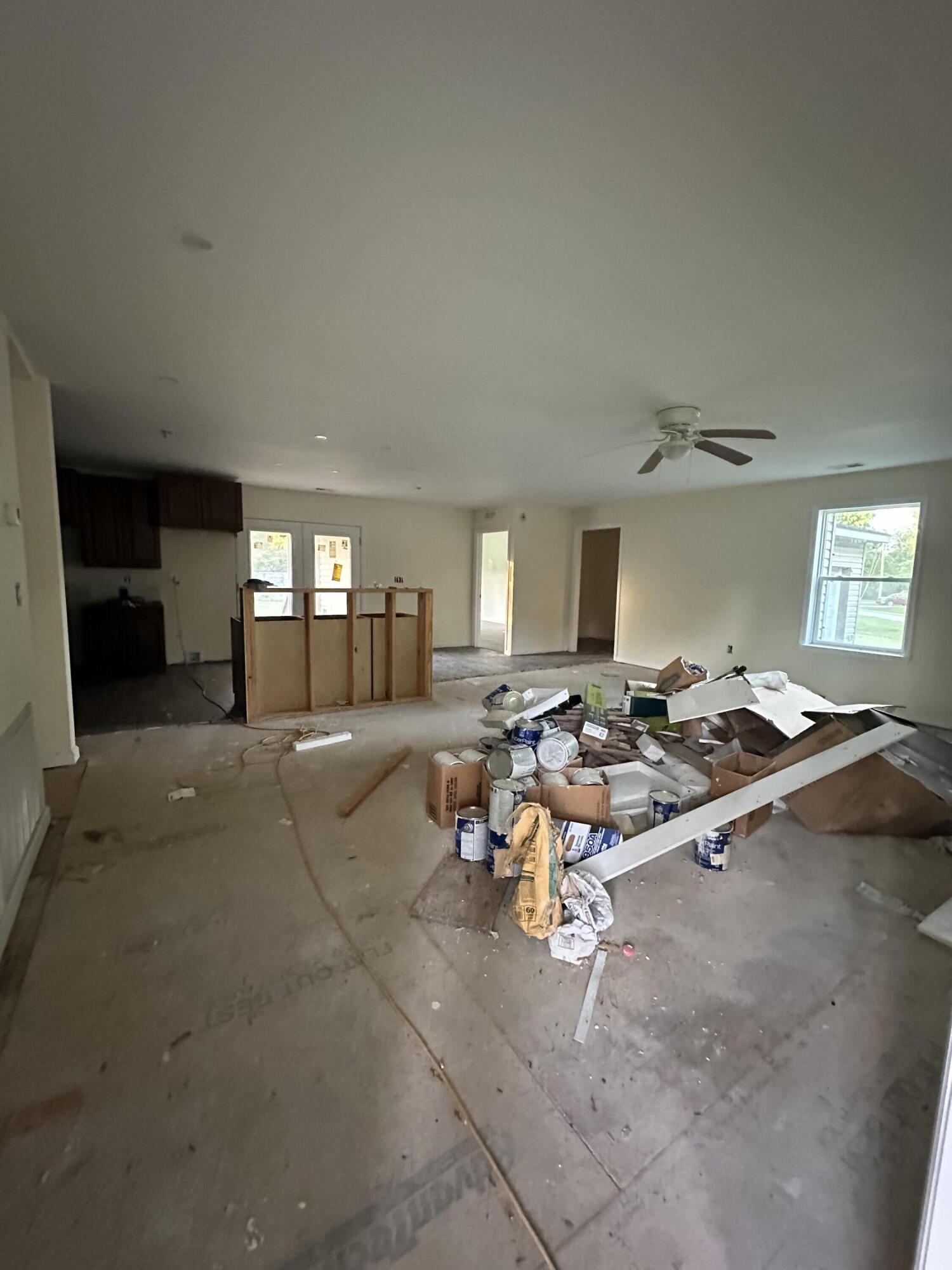 6414 Fields Road Hollywood, SC 29449 - Photo 2 of 11 Living Room