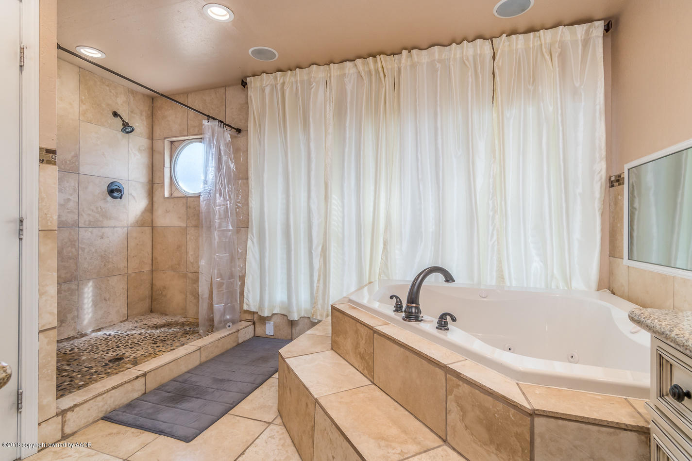 6707 Falcon Road Amarillo, TX 79109 - Photo 14 of 26 Master Bathroom