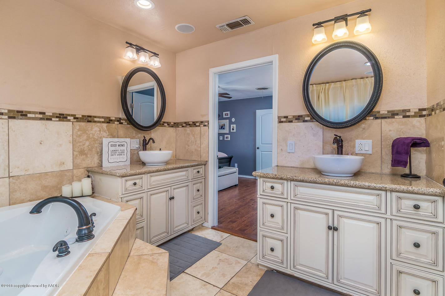 6707 Falcon Road Amarillo, TX 79109 - Photo 15 of 26 Master Bathroom View 2