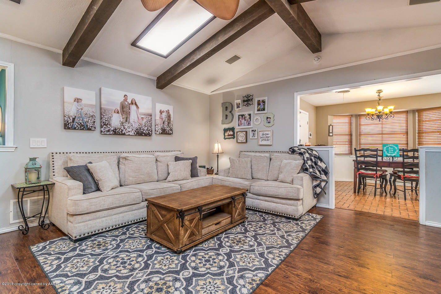 6707 Falcon Road Amarillo, TX 79109 - Photo 6 of 26 Living Room View 3