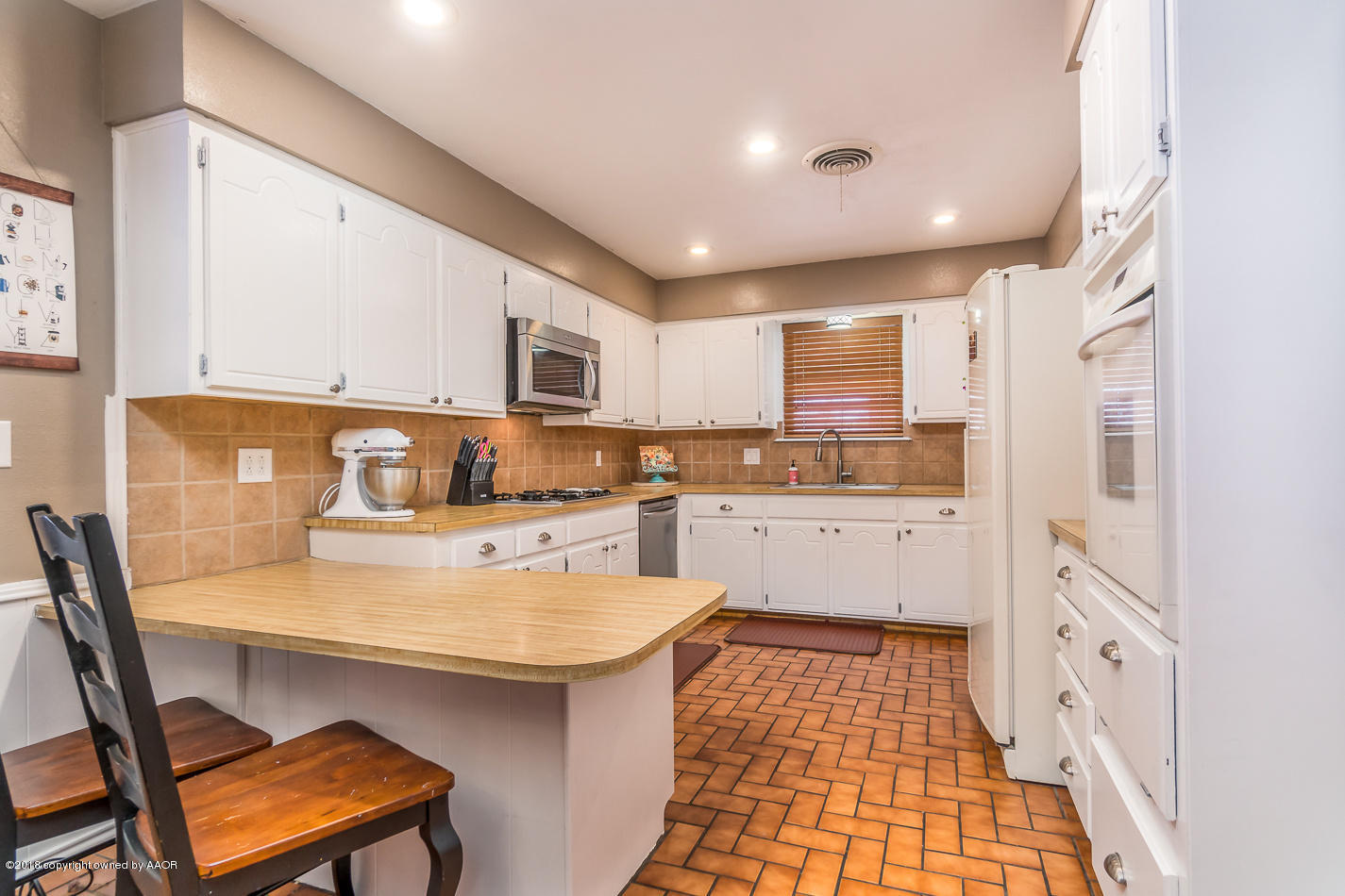 6707 Falcon Road Amarillo, TX 79109 - Photo 8 of 26 Kitchen