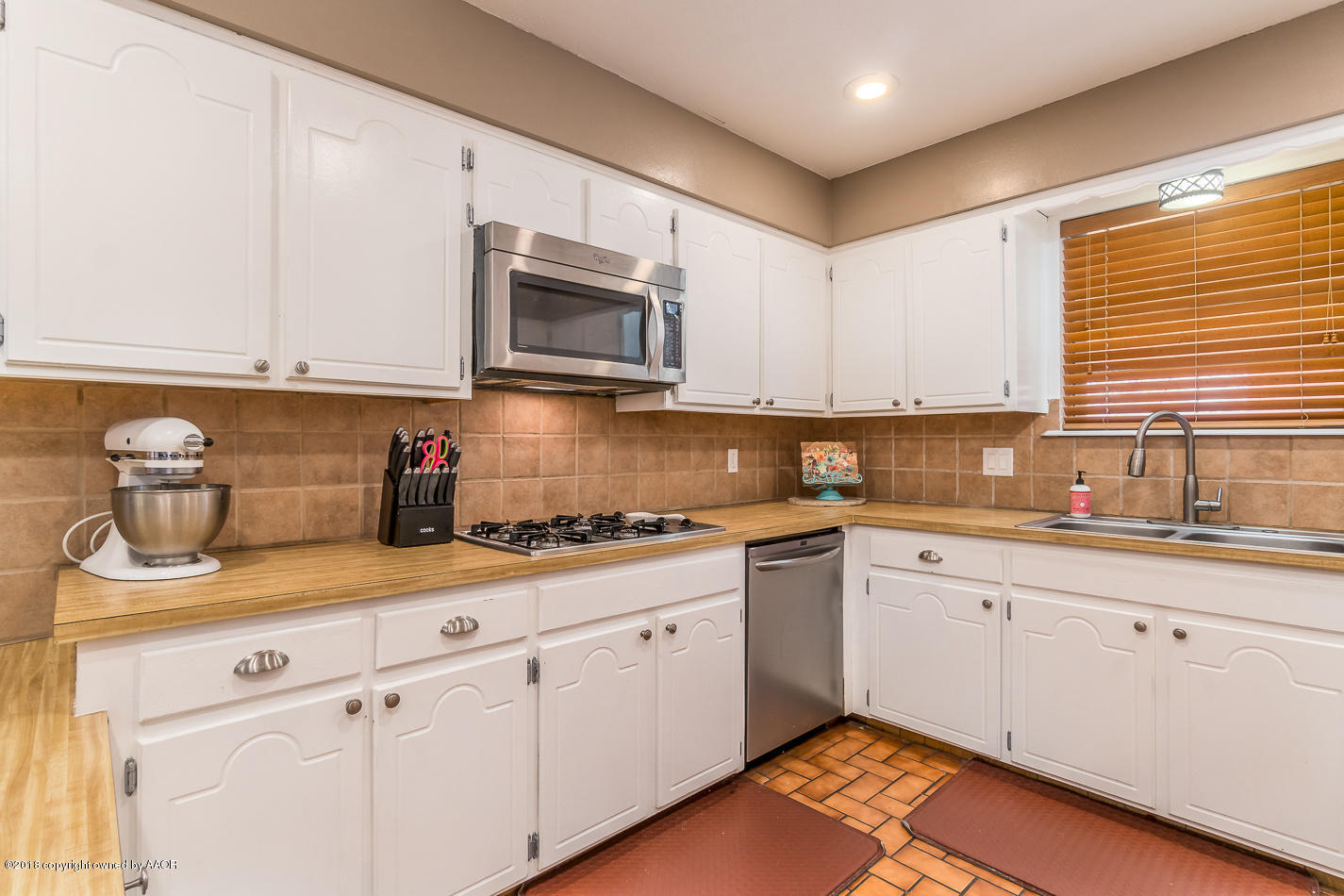 6707 Falcon Road Amarillo, TX 79109 - Photo 9 of 26 Kitchen View 2