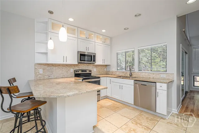 $595,000 | 28 Dame Kathryn Drive, Savannah, GA 31411