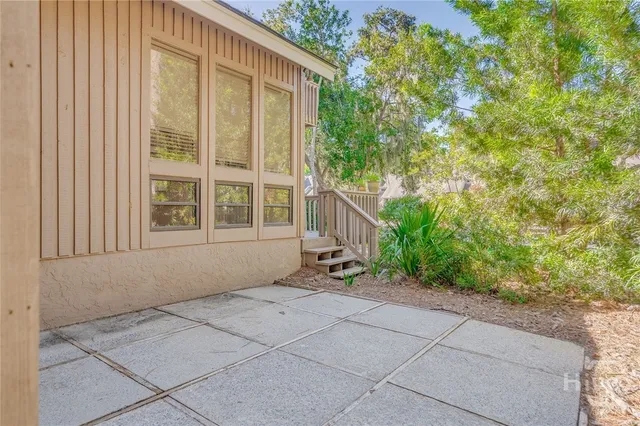 $595,000 | 28 Dame Kathryn Drive, Savannah, GA 31411