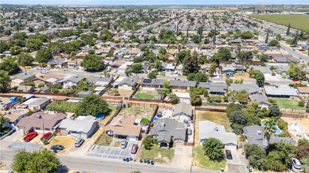 2129 Hudson Avenue Merced, CA 95348 - Photo 35 of 35 an aerial view of residential houses with outdoor space