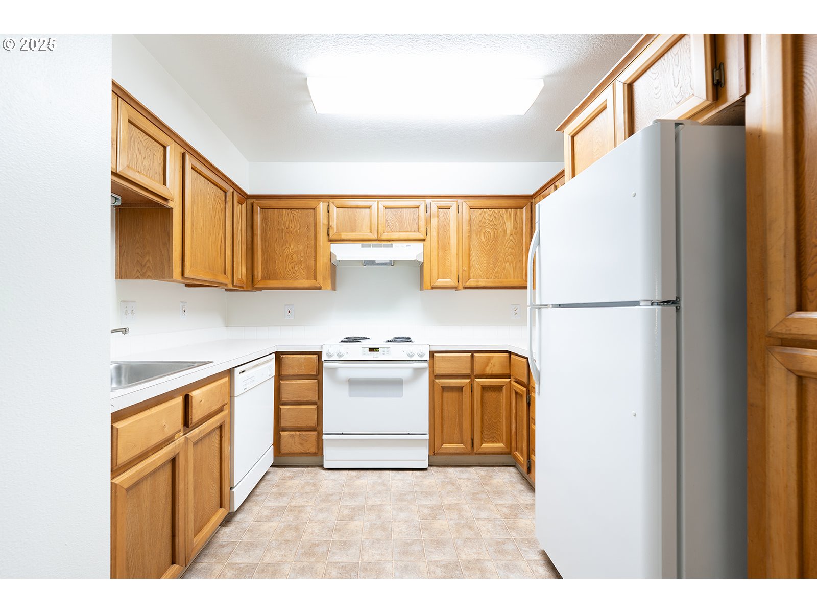 8720 Southwest Tualatin Road, Unit 206 Tualatin, OR 97062 - Photo 8 of 48
