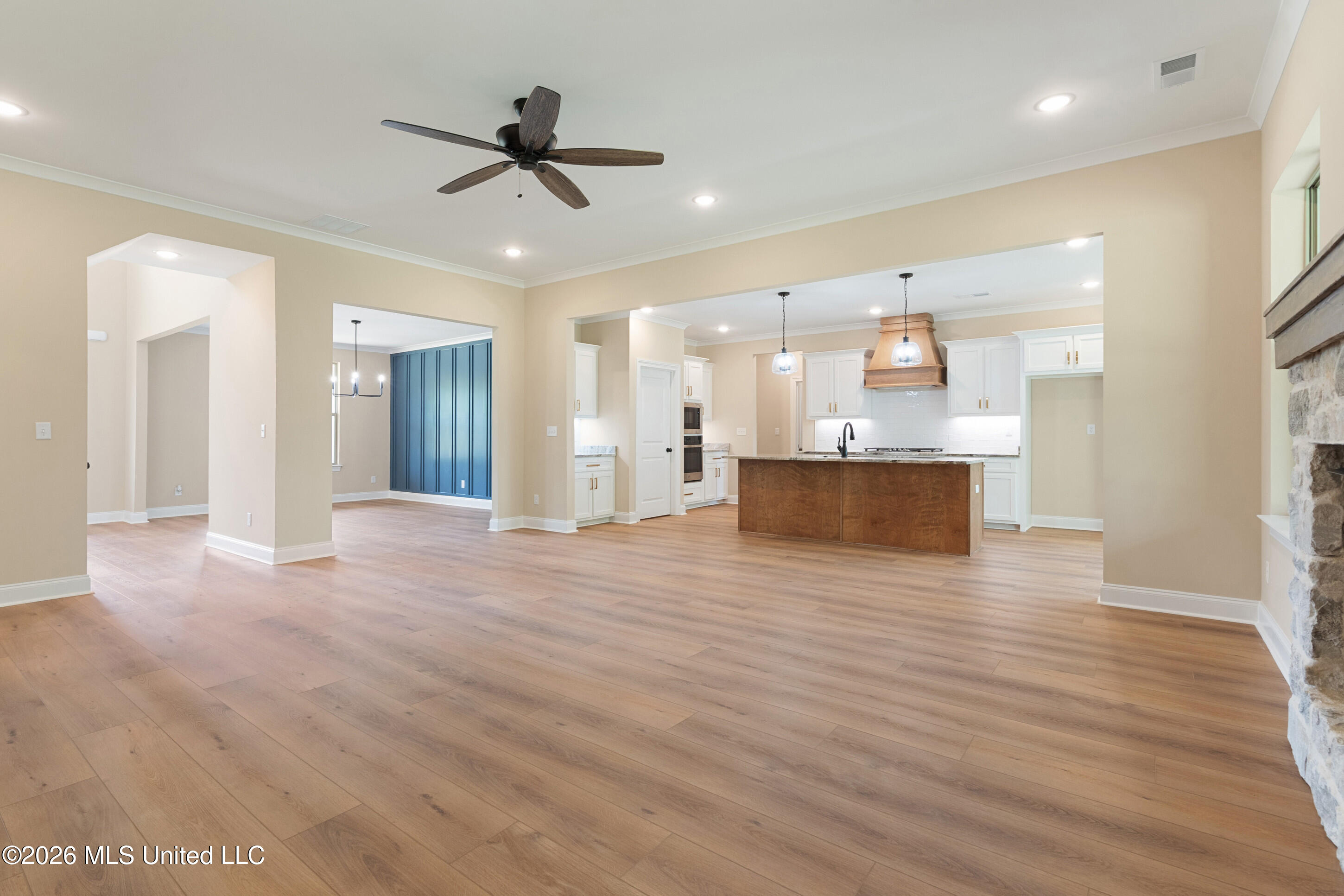 1650 Ashtons Lane Hernando, MS 38632 - Photo 14 of 38 Living Room/Kitchen View