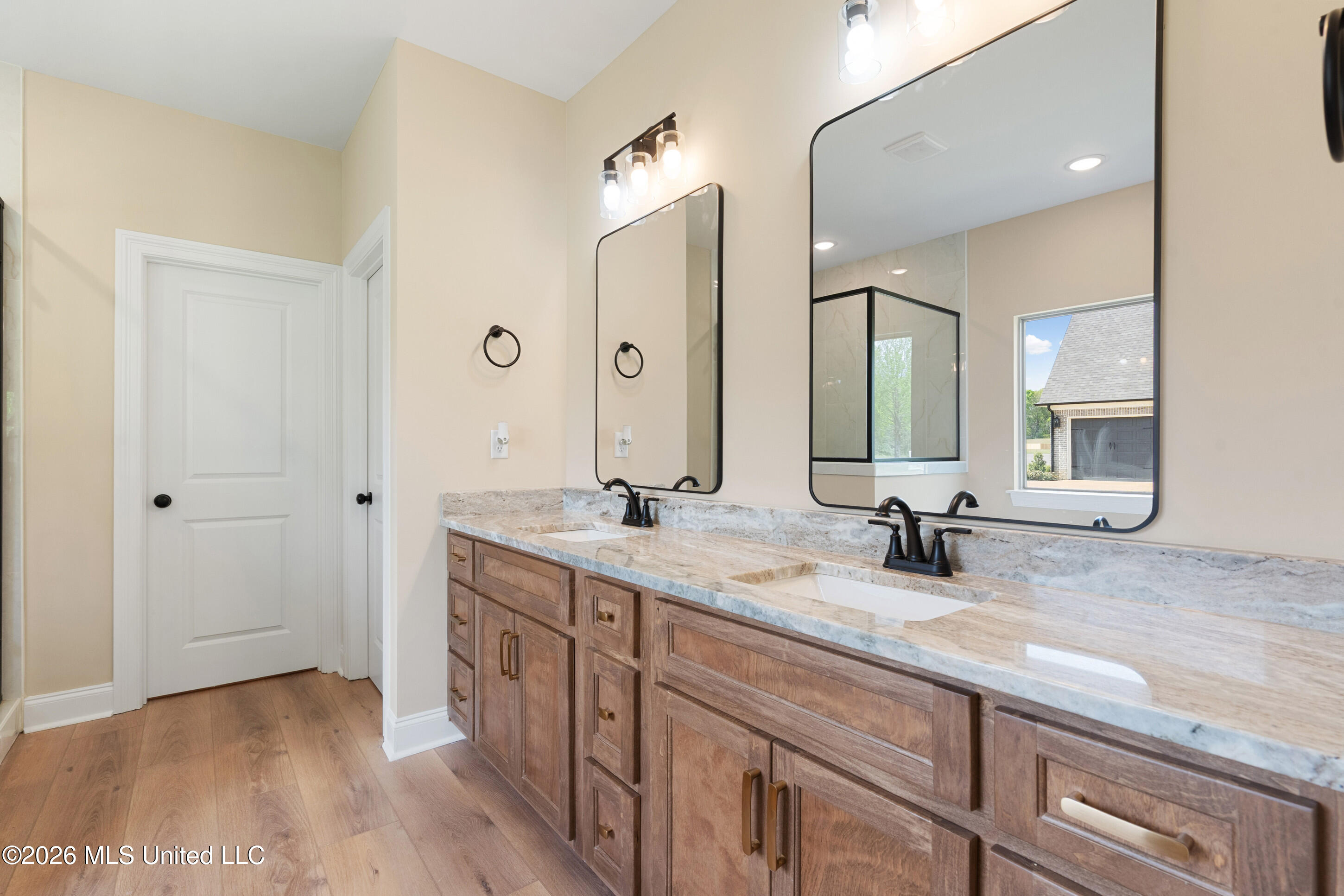 1650 Ashtons Lane Hernando, MS 38632 - Photo 17 of 38 Primary Bathroom