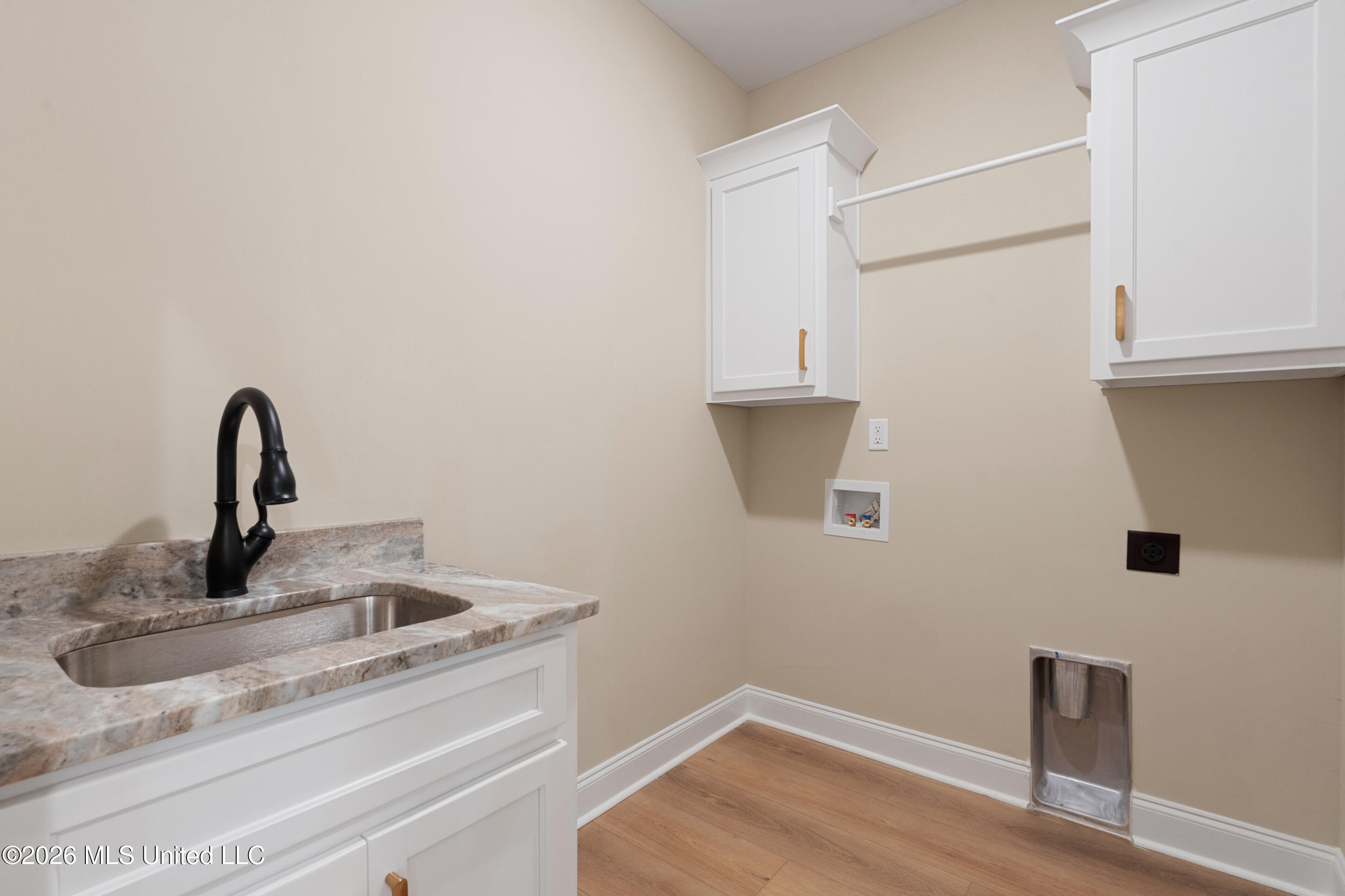 1650 Ashtons Lane Hernando, MS 38632 - Photo 19 of 38 Laundry Room