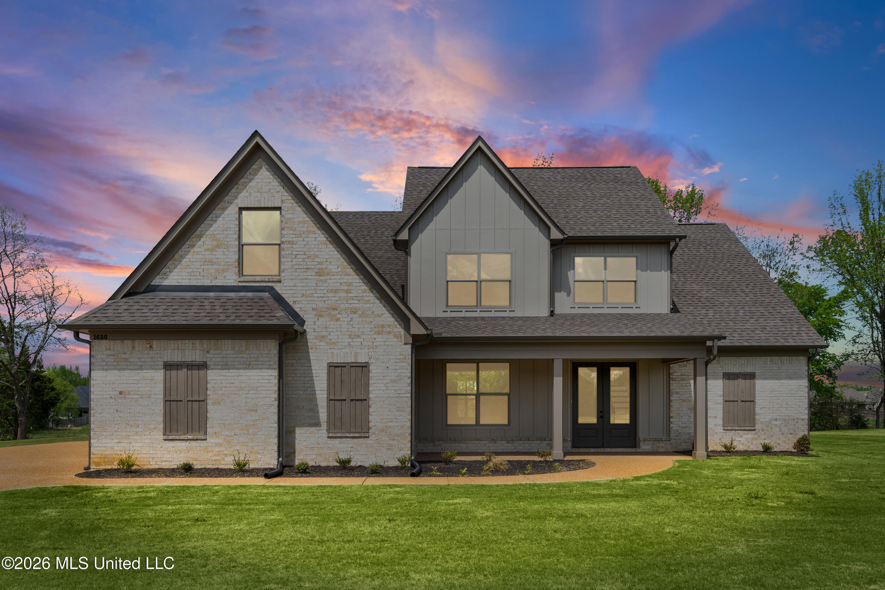 1650 Ashtons Lane Hernando, MS 38632 - Photo 2 of 38 Front Twilight