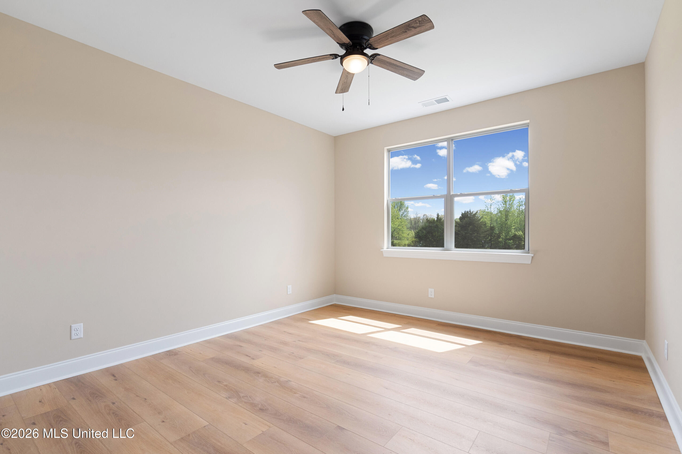 1650 Ashtons Lane Hernando, MS 38632 - Photo 24 of 38 Guest Bedroom 3