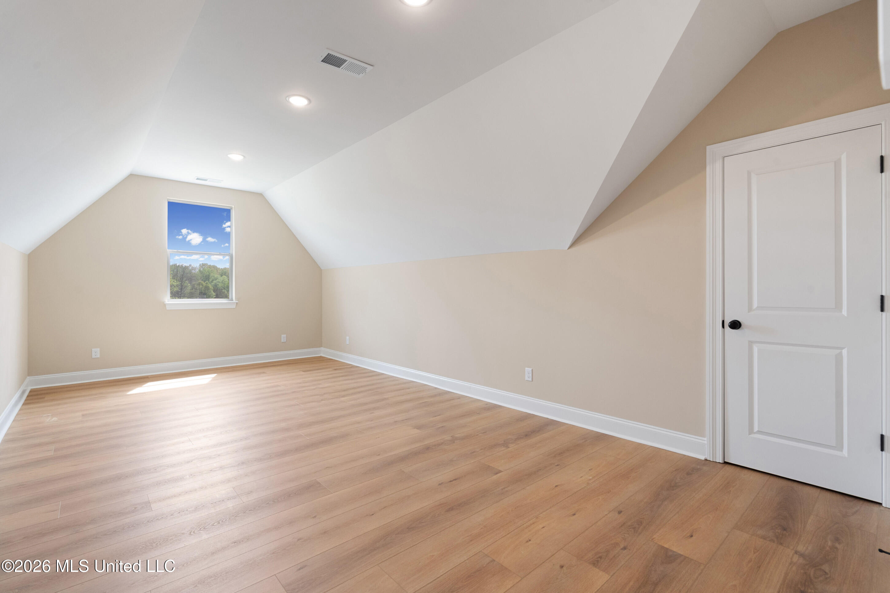 1650 Ashtons Lane Hernando, MS 38632 - Photo 29 of 38 Guest Bedroom 5/Bonus Room