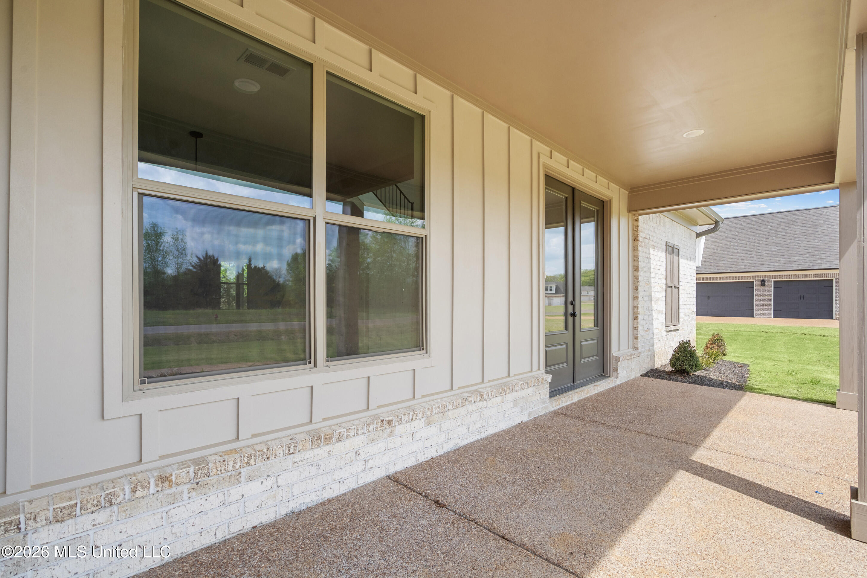 1650 Ashtons Lane Hernando, MS 38632 - Photo 4 of 38 Front Porch