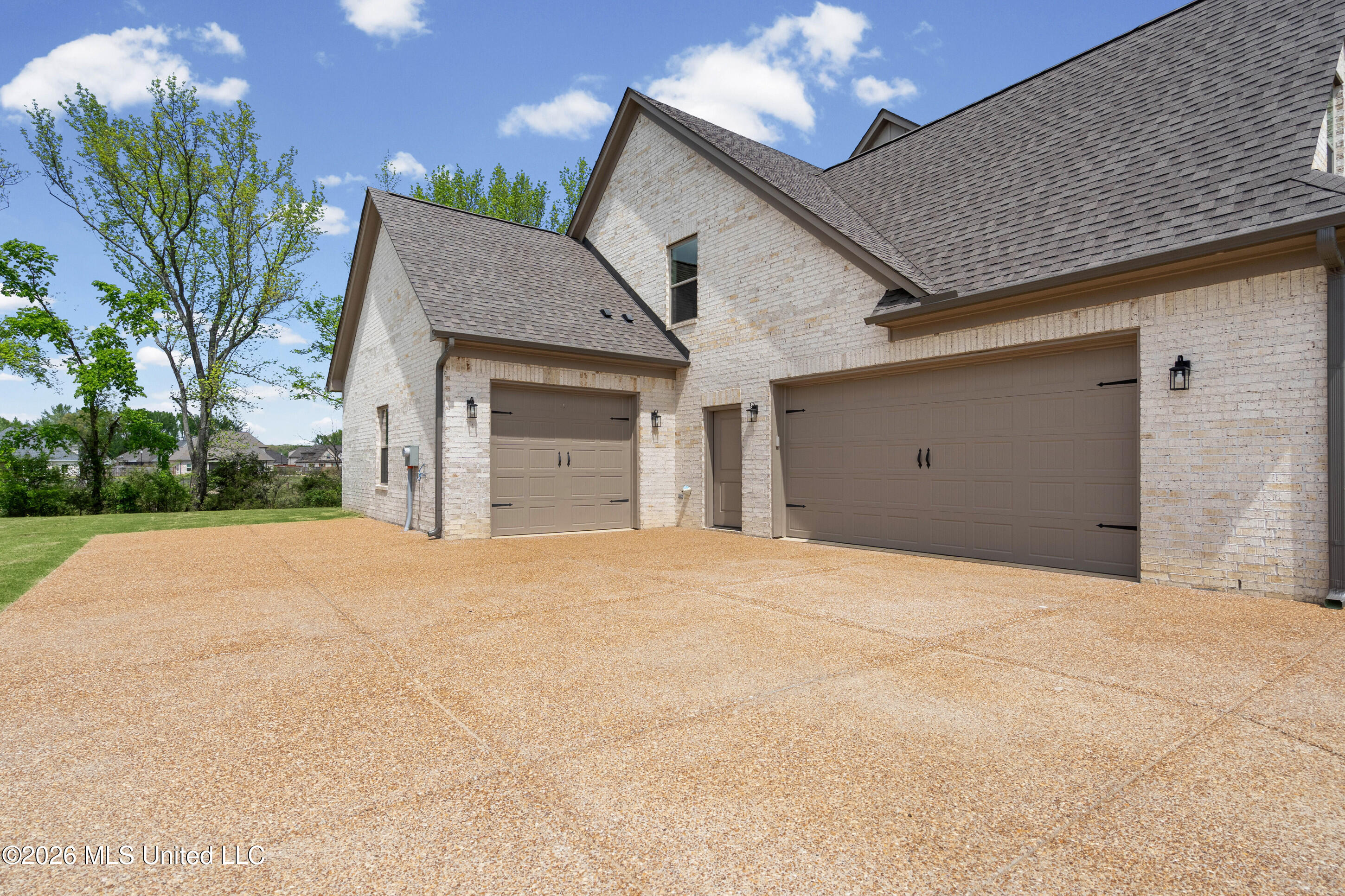 1650 Ashtons Lane Hernando, MS 38632 - Photo 5 of 38 Garages