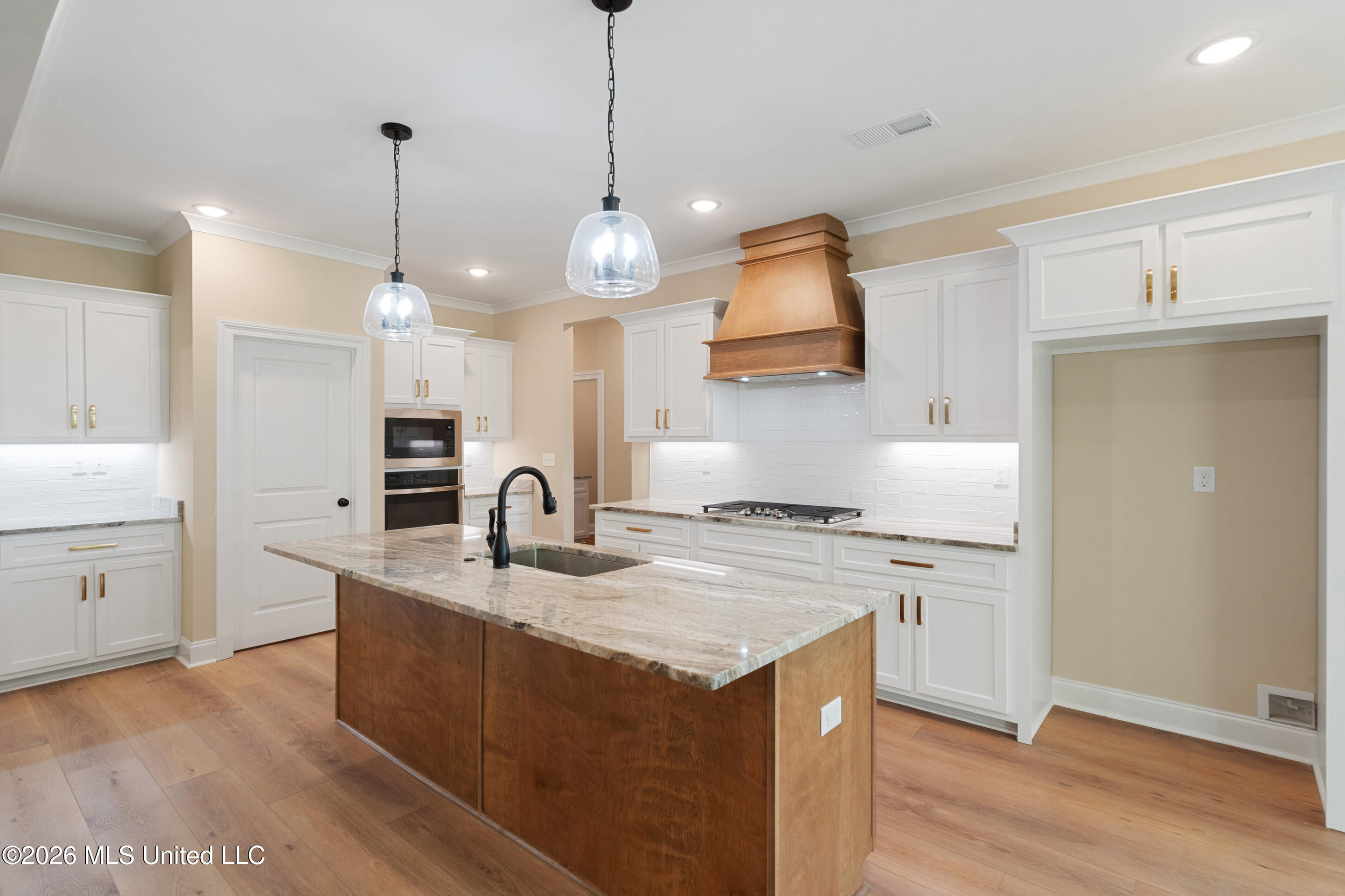 1650 Ashtons Lane Hernando, MS 38632 - Photo 8 of 38 Kitchen