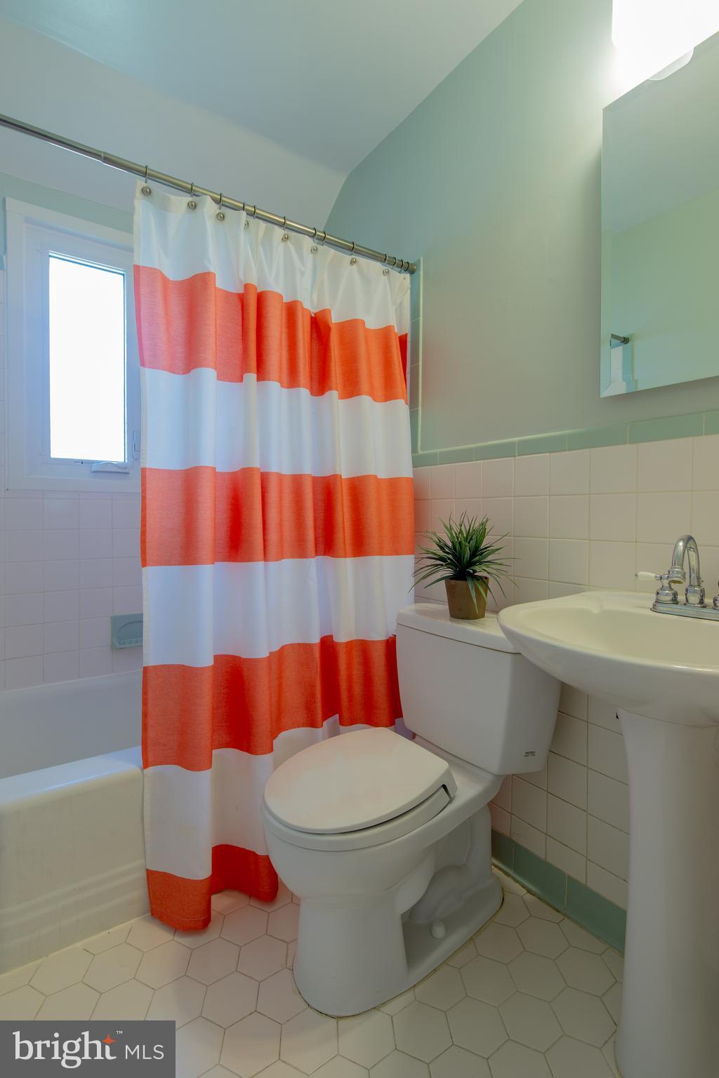 12715 Gould Road Silver Spring, MD 20906 - Photo 29 of 30 Bath