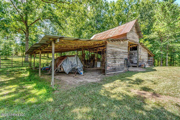 4156 Raymond Road Hazlehurst, MS 39083 - Photo 18 of 45 Barn