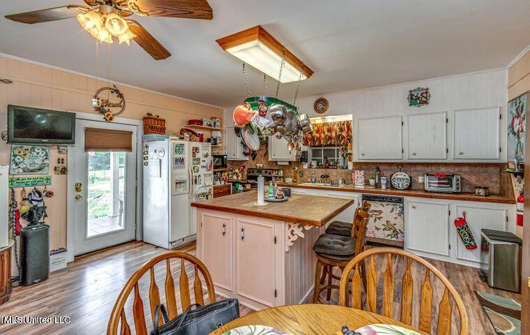 4156 Raymond Road Hazlehurst, MS 39083 - Photo 26 of 45 Kitchen