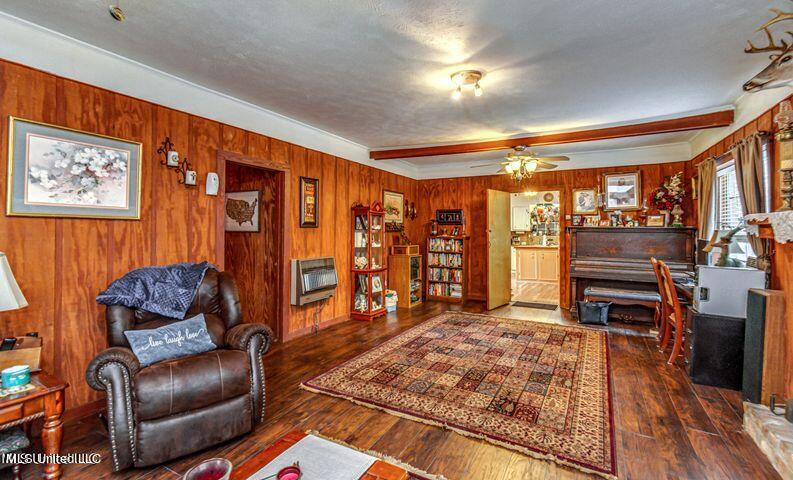 4156 Raymond Road Hazlehurst, MS 39083 - Photo 30 of 45 Living Room