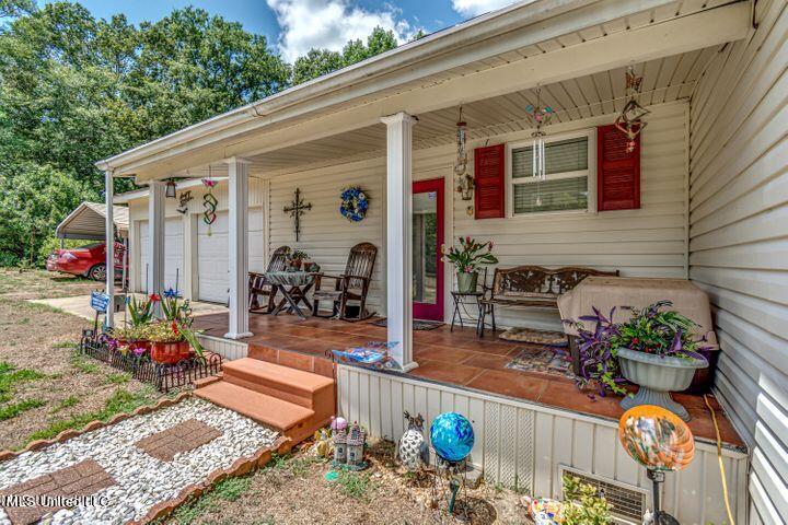 4156 Raymond Road Hazlehurst, MS 39083 - Photo 10 of 45 Porch