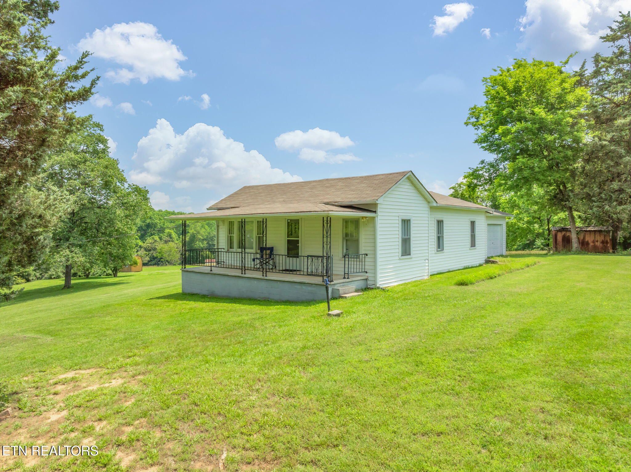 262 Harding Road Harriman, TN 37748 - Photo 1 of 33 262 Harding