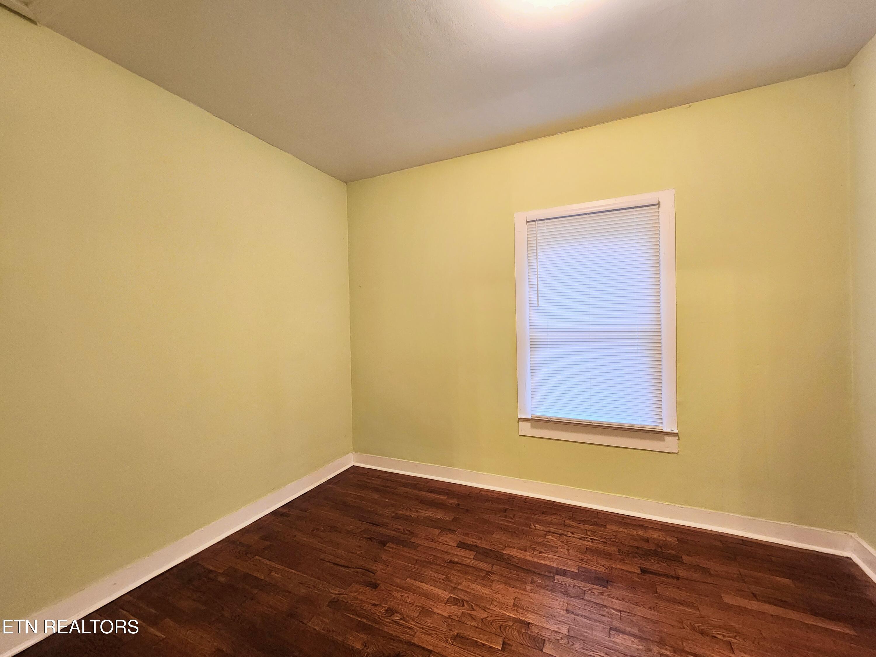 262 Harding Road Harriman, TN 37748 - Photo 14 of 33 Bedroom 1