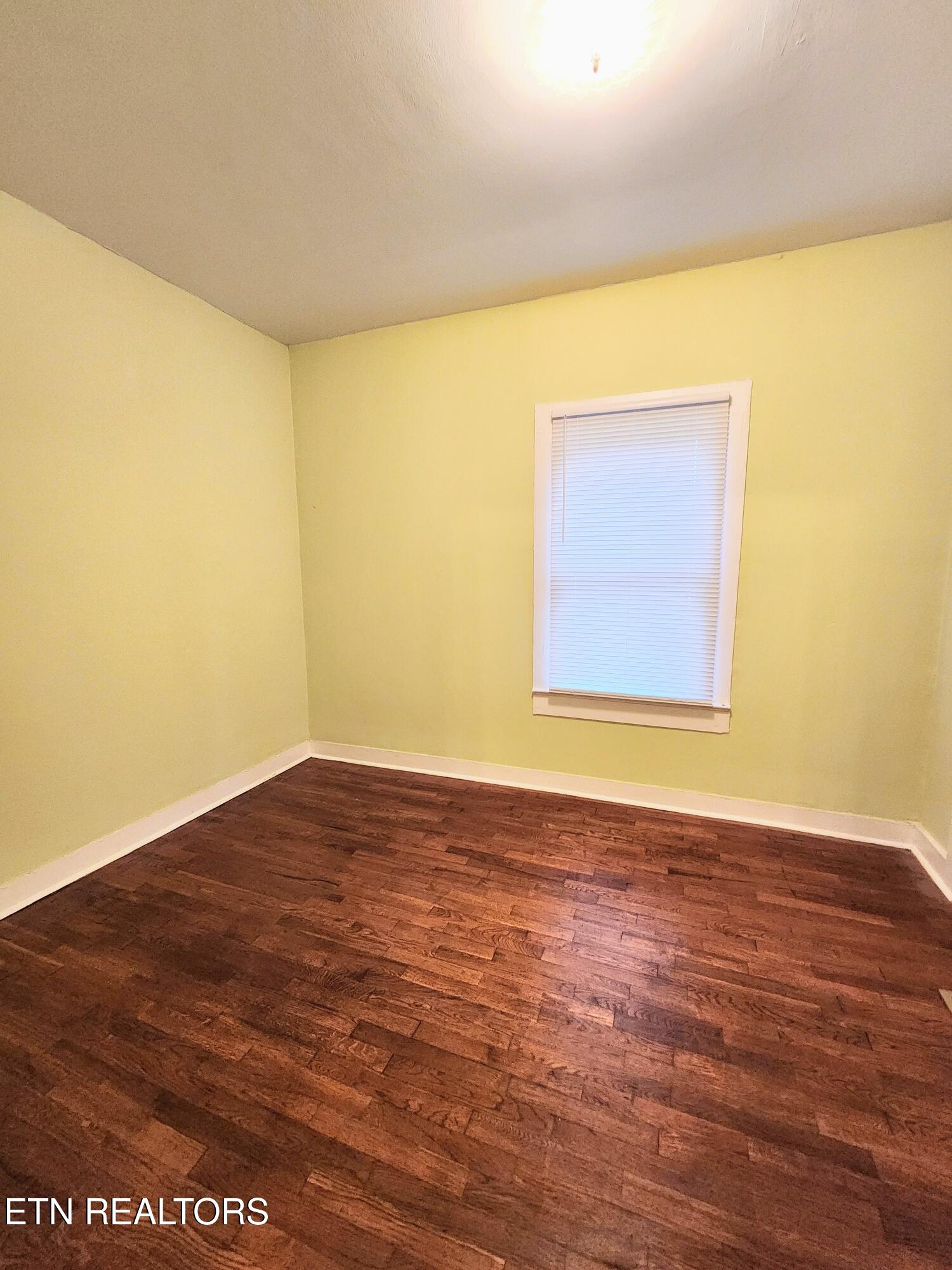 262 Harding Road Harriman, TN 37748 - Photo 15 of 33 Bedroom 1