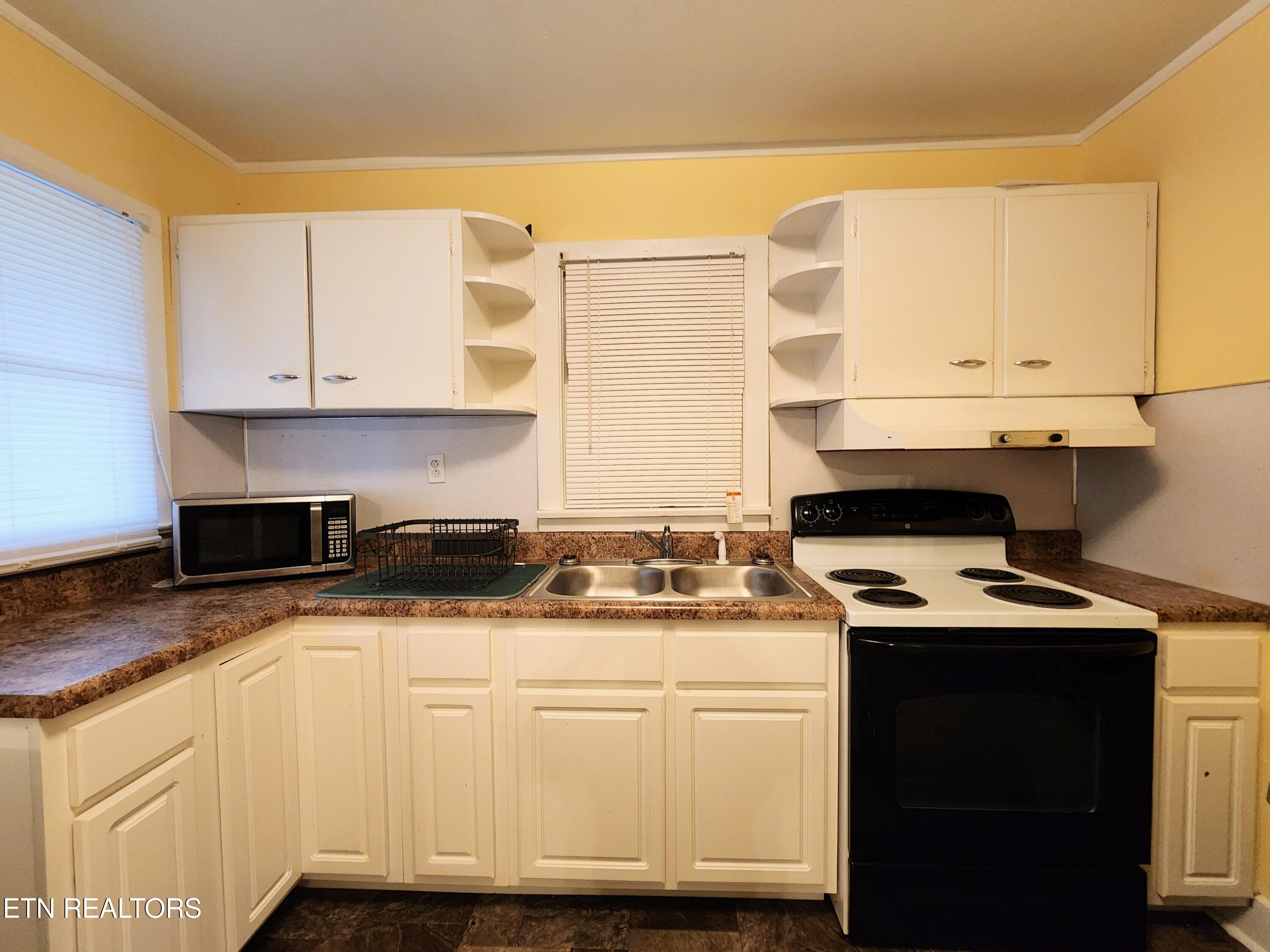 262 Harding Road Harriman, TN 37748 - Photo 31 of 33 Kitchen