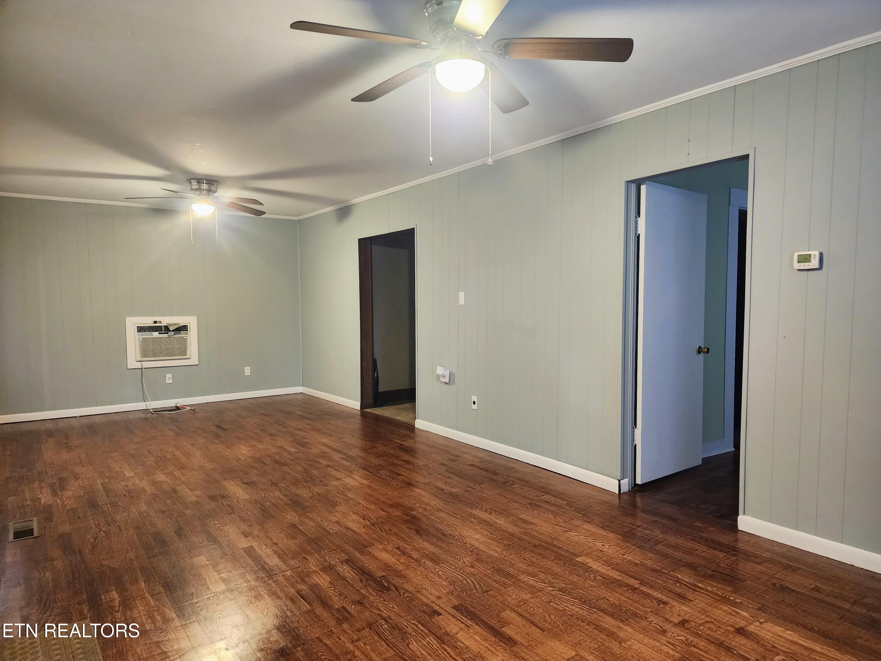 262 Harding Road Harriman, TN 37748 - Photo 8 of 33 Living Room