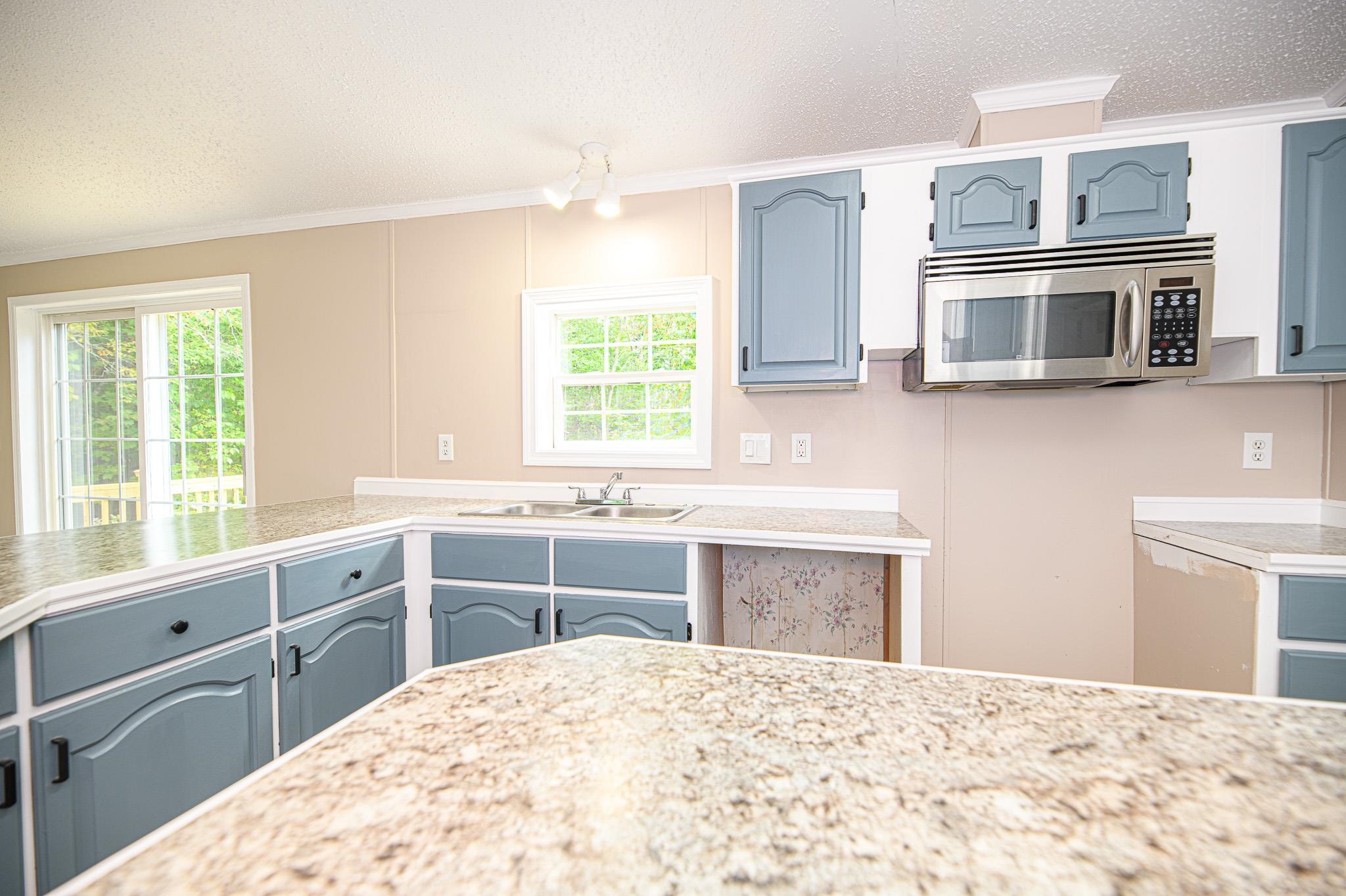 172 Four Rod Road Rochester, NH 03867 - Photo 3 of 38