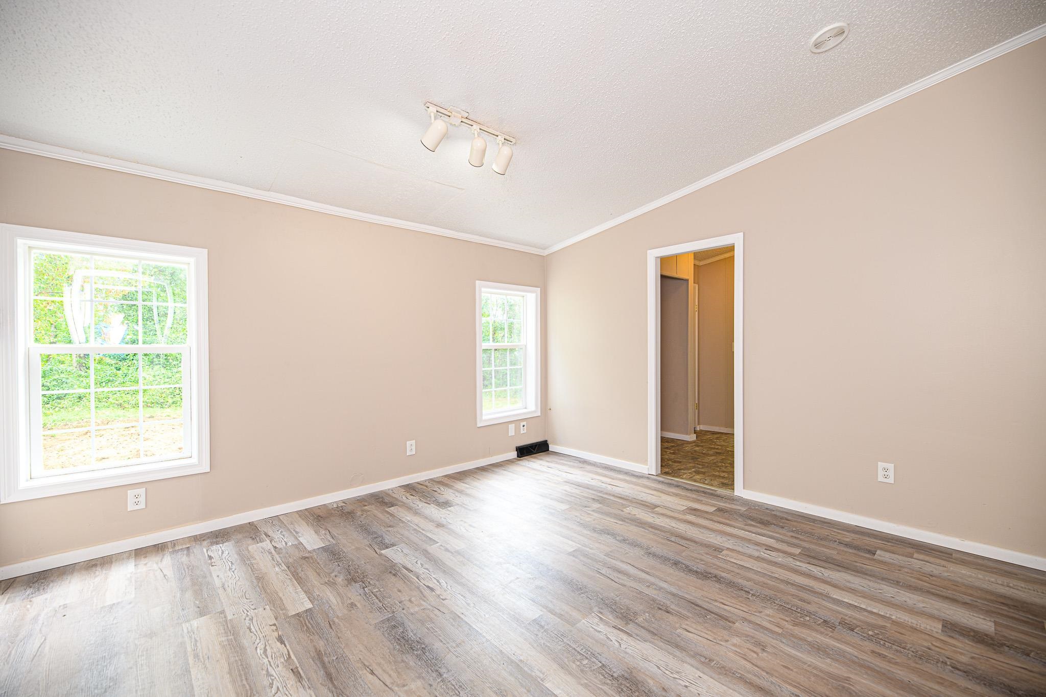 172 Four Rod Road Rochester, NH 03867 - Photo 7 of 38
