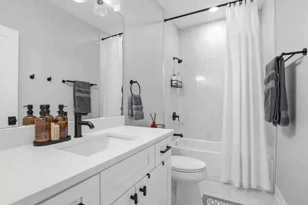 $1,050,000 | 1635 North Central Park Avenue, Chicago, IL 60647